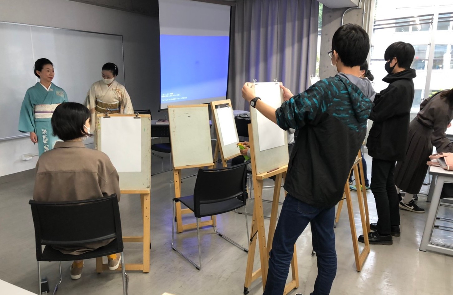 デッサンに必要な「観察する目」〜身体の軸〜