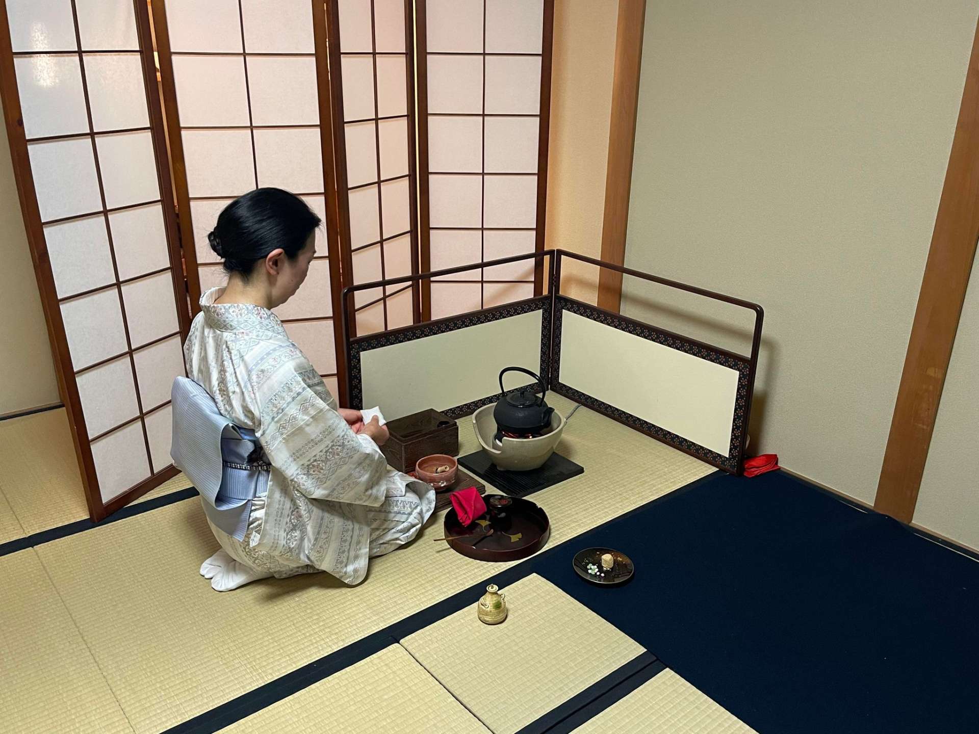 お着物でお点前